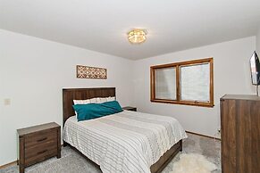 Summit Lodge 2 7 Bedroom Home by RedAwning