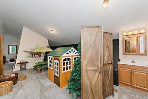 Summit Lodge 2 7 Bedroom Home by RedAwning