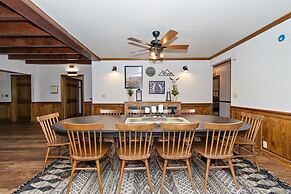 Summit Lodge 2 7 Bedroom Home by RedAwning