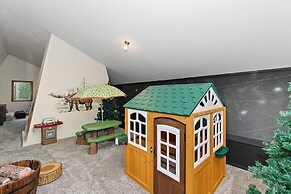 Summit Lodge 2 7 Bedroom Home by RedAwning