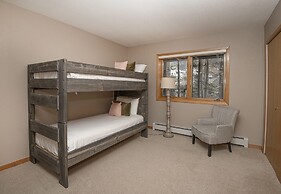 Vail Point #7 4 Bedroom Townhouse by RedAwning