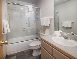 Vail Point #7 4 Bedroom Townhouse by RedAwning