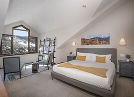 Vail Point #7 4 Bedroom Townhouse by RedAwning