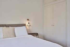 Chic n Bright 3 Bd Apt with Hilton View