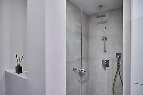 Chic n Bright 3 Bd Apt with Hilton View