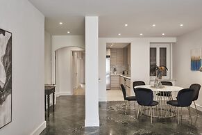 Chic n Bright 3 Bd Apt with Hilton View