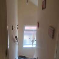 Lovely 4-bed Apartment in Harrow