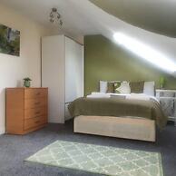 Lovely 4-bed Apartment in Harrow