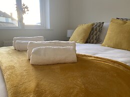 Gladstone Apartments by Bluebell Rooms