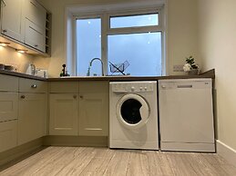 Gladstone Apartments by Bluebell Rooms