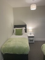 Gladstone Apartments by Bluebell Rooms