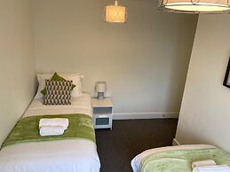 Gladstone Apartments by Bluebell Rooms