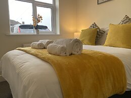 Gladstone Apartments by Bluebell Rooms