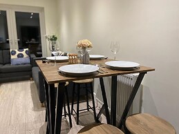 Gladstone Apartments by Bluebell Rooms