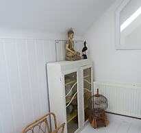 Fairlight - Charming Coastal Home on the Beach