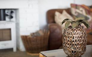 Fairlight - Charming Coastal Home on the Beach