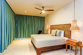 Gorgeous Flowy Space with Wrap-around Private Pool