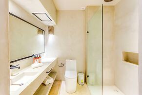 Gorgeous Flowy Space with Wrap-around Private Pool