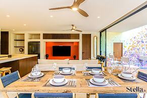 Gorgeous Flowy Space with Wrap-around Private Pool