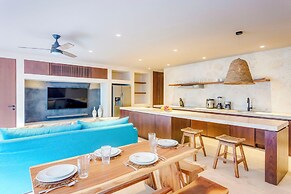 Gorgeous Flowy Space with Wrap-around Private Pool