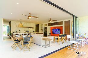 Gorgeous Flowy Space with Wrap-around Private Pool