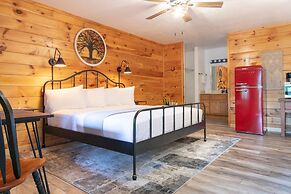 Mount Mitchell Eco Retreat