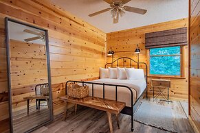 Mount Mitchell Eco Retreat