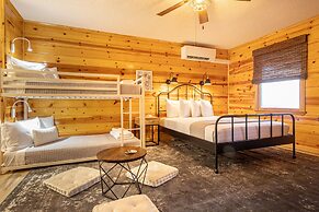 Mount Mitchell Eco Retreat