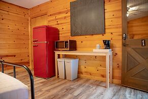 Mount Mitchell Eco Retreat