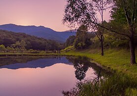 Mount Mitchell Eco Retreat