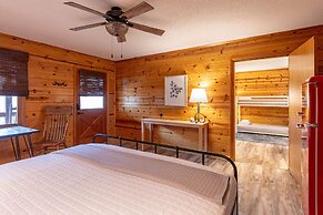 Mount Mitchell Eco Retreat