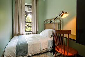 Lamartine Chelsea – Hostel