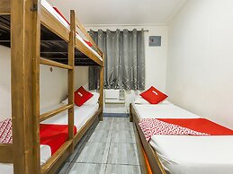 Metro Deluxe Residences