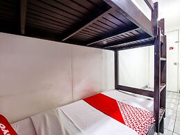 Metro Deluxe Residences