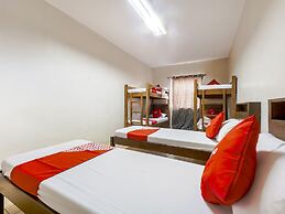 Metro Deluxe Residences