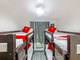 Metro Deluxe Residences