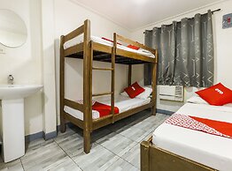 Metro Deluxe Residences