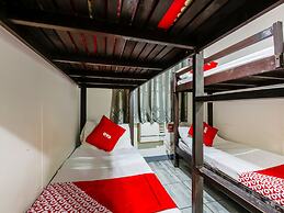 Metro Deluxe Residences