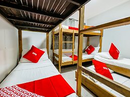 Metro Deluxe Residences