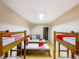 Metro Deluxe Residences