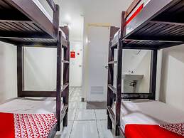 Metro Deluxe Residences