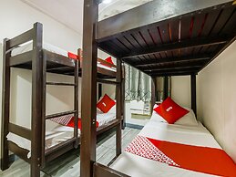 Metro Deluxe Residences