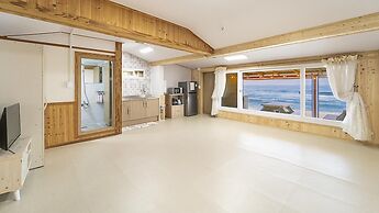 Gangneung Chengdong Aegyeon Pension