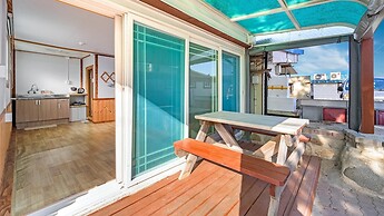 Gangneung Chengdong Aegyeon Pension