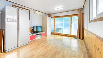 Gangneung Chengdong Aegyeon Pension