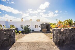 Beautiful 2 Bed Villa With Large Pool Casa Manana