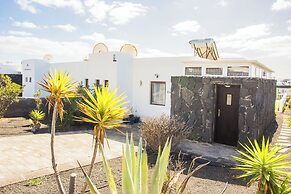 Beautiful 2 Bed Villa With Large Pool Casa Manana