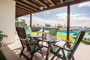 Beautiful 2 Bed Villa With Large Pool Casa Manana