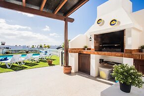 Beautiful 2 Bed Villa With Large Pool Casa Manana