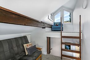 4352 Spruce Way 3 Bedroom Townhouse by RedAwning